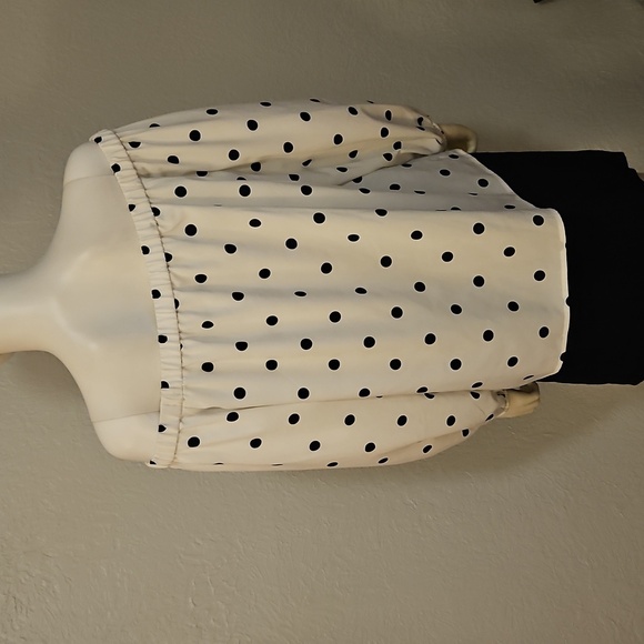 RILEY & RAE Black and WhitePolka Dot Bow Off-Shoulder Coquette Top - Picture 6 of 8